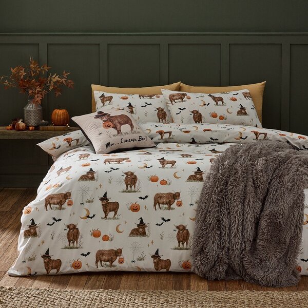 Сиво-бежово единично спално бельо 135x200 cm Halloween Highland Cow – Catherine Lansfield