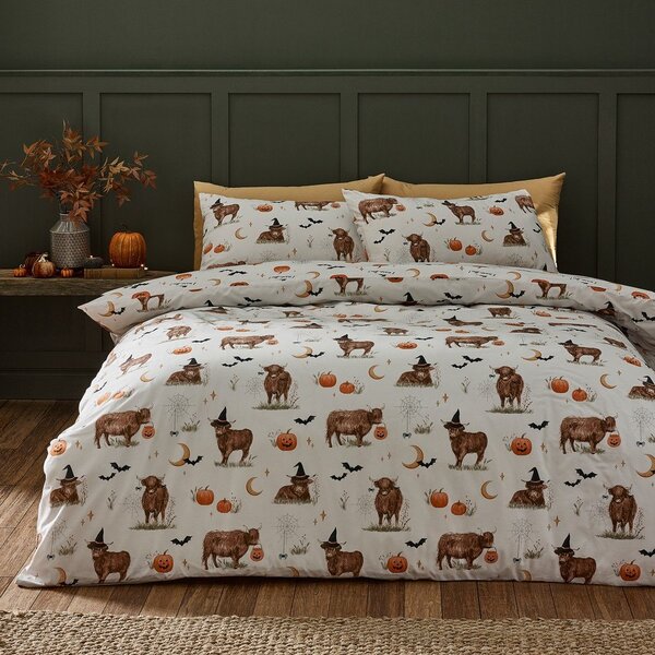 Сиво-бежово единично спално бельо 135x200 cm Halloween Highland Cow – Catherine Lansfield