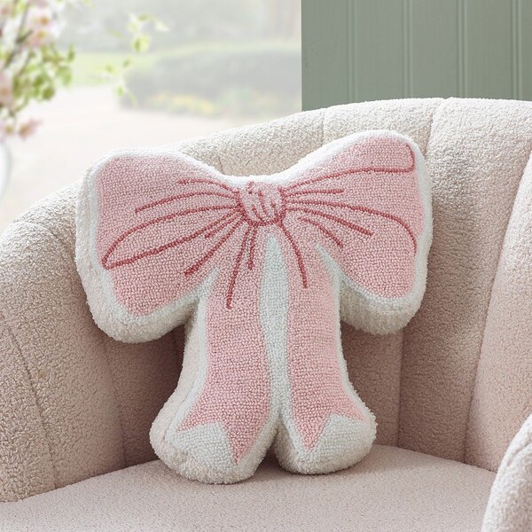 Декоративна възглавница от букле 43x45 cm Bow – Catherine Lansfield