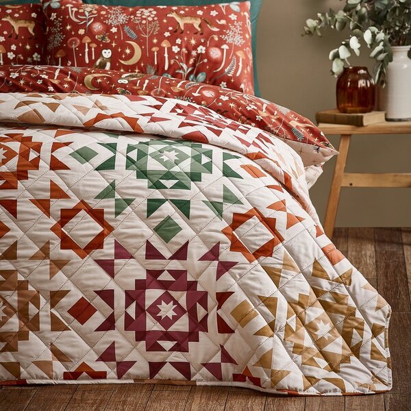 Бежово капитонирано покривало за легло 220x230 cm Autumn Patchwork Geo – Catherine Lansfield