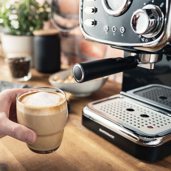 Еспресо машина Gastroback Basic 42615, 1100W, 15 bar, 1.25 l, Затопляне на чаши, Подвижни части, Порт-филтър, Черен
