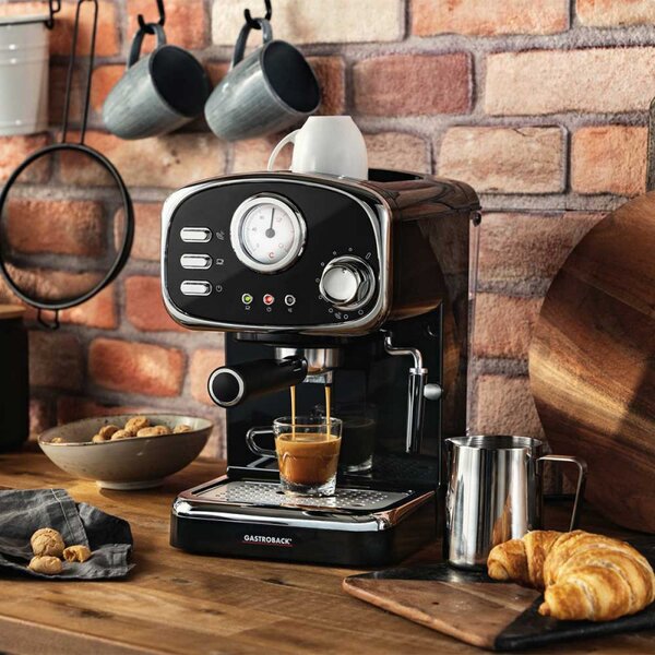 Еспресо машина Gastroback Basic 42615, 1100W, 15 bar, 1.25 l, Затопляне на чаши, Подвижни части, Порт-филтър, Черен