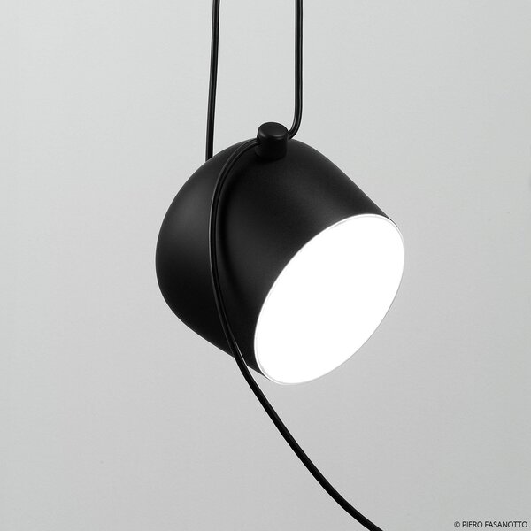 FLOS Aim Малка LED висяща лампа, черна, Затъмняване, Черен, Дневна/трапезария, Метал, Дизайн