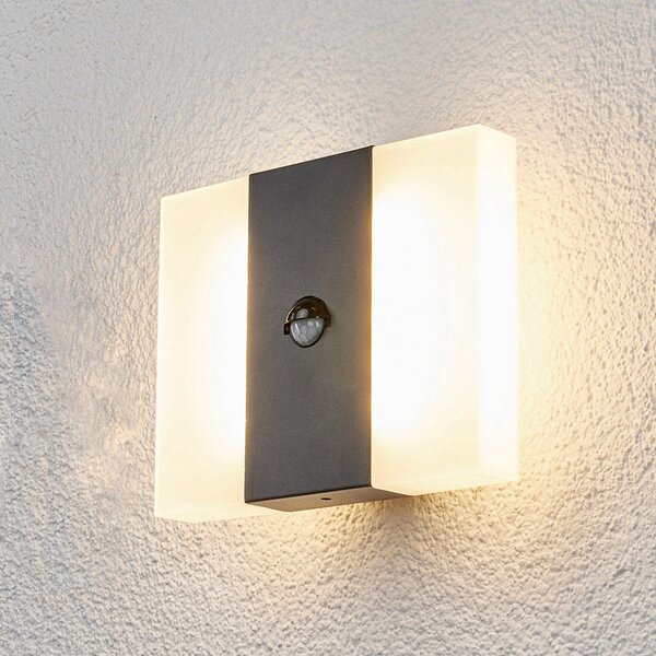 Lindby LED сензорна външна стенна лампа Kumi, графит, IP44, Сив, Метал, Модерен