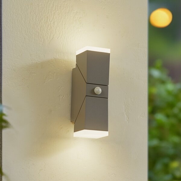 Lindby LED стенна лампа „Sally“, 22 см, сива, IP54, със сензор, Сив, Алуминий, Модерен, Стенна розетка отгоре/отдолу