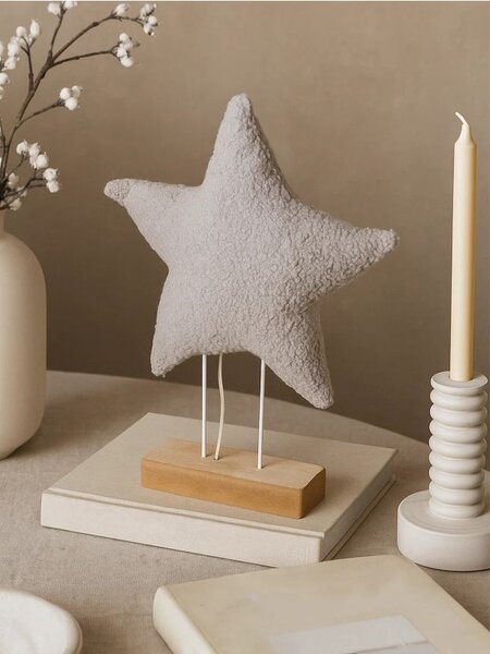 Sinsay - Плюшена LED декорация във формата на звезда - бежово