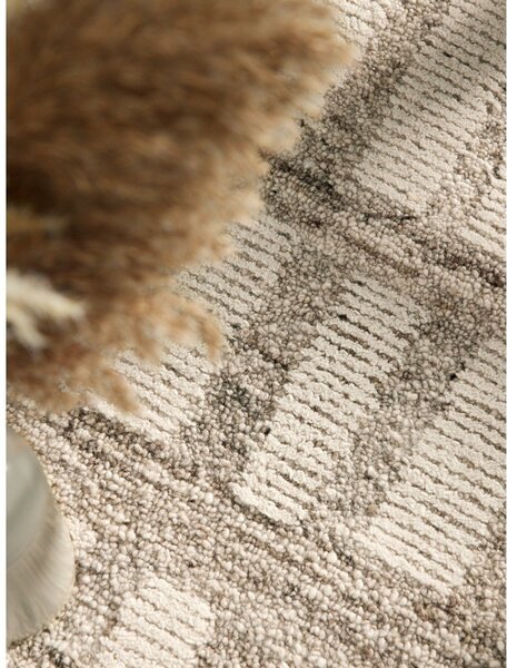 Кремав ръчно изработен вълнен килим 120x180 cm Boho 1.0 Linara – Vikosa