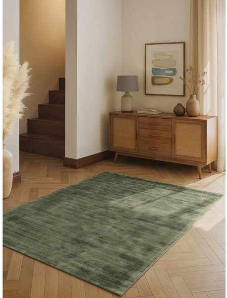 Зелен ръчно изработен килим от вискоза 120x180 cm Noemi – Vikosa