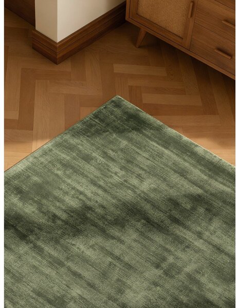 Зелен ръчно изработен килим от вискоза 120x180 cm Noemi – Vikosa