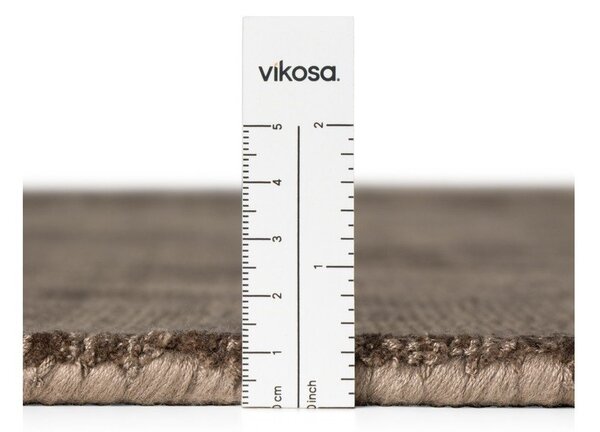 Кафяв ръчно изработен килим от вискоза 80x150 cm Noemi – Vikosa