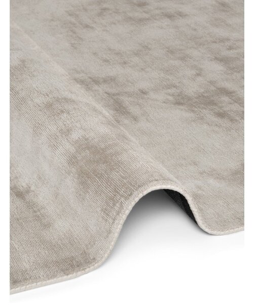 Сив ръчно изработен килим от вискоза 120x180 cm Noemi – Vikosa