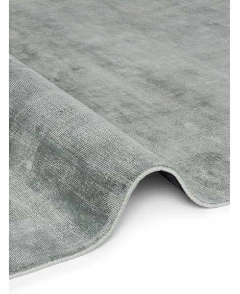 Светлосин ръчно изработен килим от вискоза 80x150 cm Noemi – Vikosa