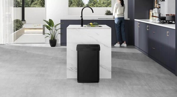 EKO Сензорен кош за отпадъци ECONOVA - 50л - черен