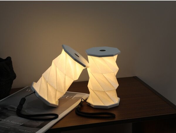 Бяла преносима светлинна декорация с USB ø 8 cm Twist – Gingko