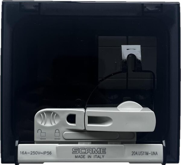 Scame Контакт шуко 16A с механична блокировка IP56 IK08 за зареждане на електрически и хибридни автомобили до 3,7kW - 204.US11M