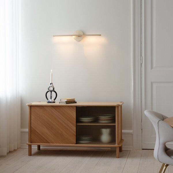 UMAGE LED стенно осветление Omni, месинг, дължина 74 cm, Затъмняване, Злато / месинг, Дневна/трапезария, Метал, Дизайн