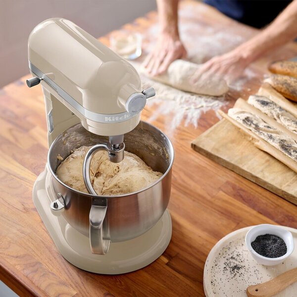 Планетарен миксер KitchenAid Artisan 5KSM70SHXEAC Almond cream, 375 W, 6.6 л, 11 скорости, 67 точки на допир, Повдигане на купата, Специална скорост Fold, Flex Edge, Крем