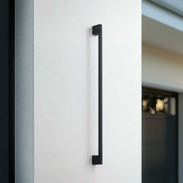 Lindby LED стенна лампа Neano, 120 cm, черна, метал, IP54, Черен, Алуминий, Модерен