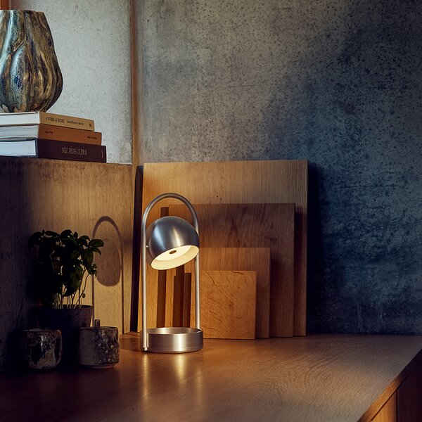 FRANDSEN LED акумулаторна настолна лампа Ball Portable, алуминий, четкана, Затъмняване, Металик, Дневна/трапезария, Метал, Дизайн