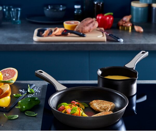 Тиган Tefal G2550772, 30 см, Титаниево покритие, Thermo-Spot, Индукция, Черен