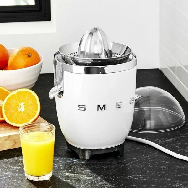 Бяла сокоизстисквачка 50's Retro Style – SMEG