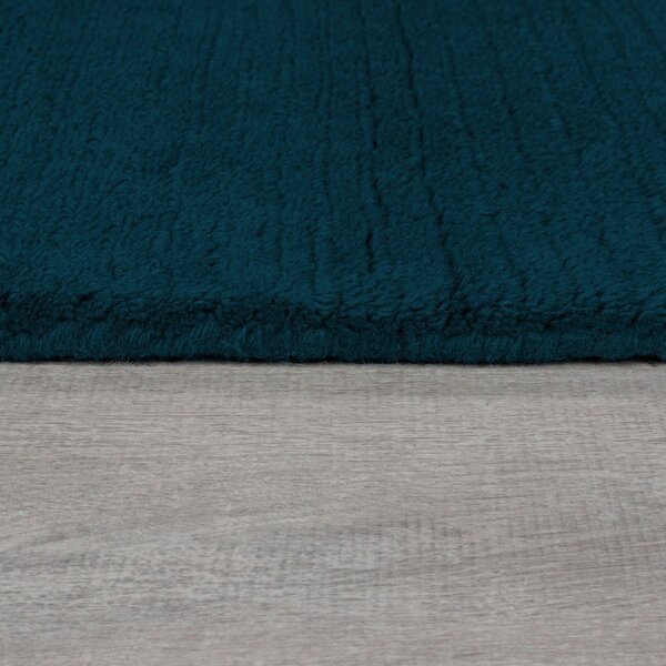 Тъмносин ръчно изработен вълнен килим 160x230 cm Textured Wool Border – Flair Rugs