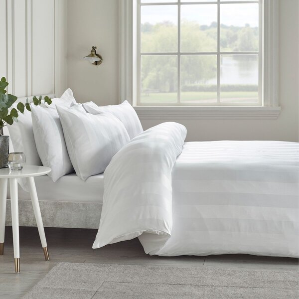 Бяло двойно 3 части сатенено спално бельо 200x200 cm So Soft Satin Stripe – Catherine Lansfield