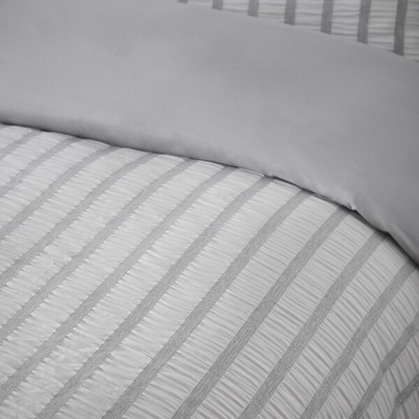 Сиво единично спално бельо 135x200 cm So Soft Seersucker Stripe – Catherine Lansfield