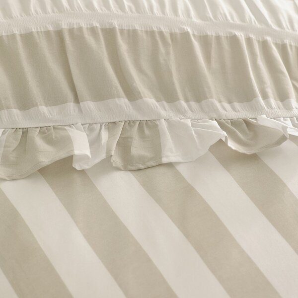 Бежово единично спално бельо 135x200 cm Seersucker Frill Stripe – Catherine Lansfield