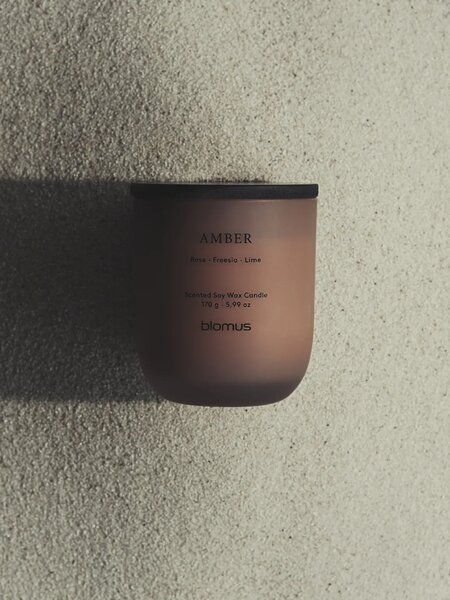 BLOMUS Ароматна свещ TUOKSU, размер S - аромат Amber