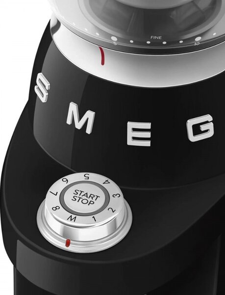 Кафемелачка Smeg CGF03BLEU, 150W, 240 г, Система за завъртане и заключване, Ръчна функция, Черен
