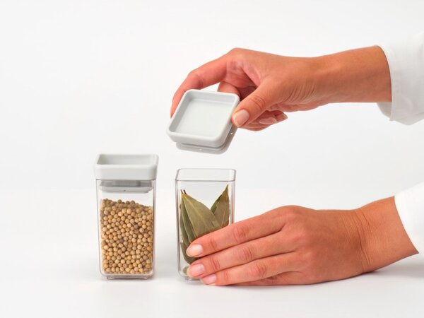 Комплект 2 бр. бурканчета за подправки Brabantia Tasty+ Stackable 1008884, 150 мл, Без BPA, Иновативни капачета, Прозрачен/сив