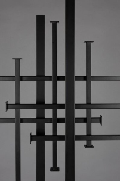 Черна стоманена стойка за връхни дрехи 71x185 cm Rumex – Dutchbone