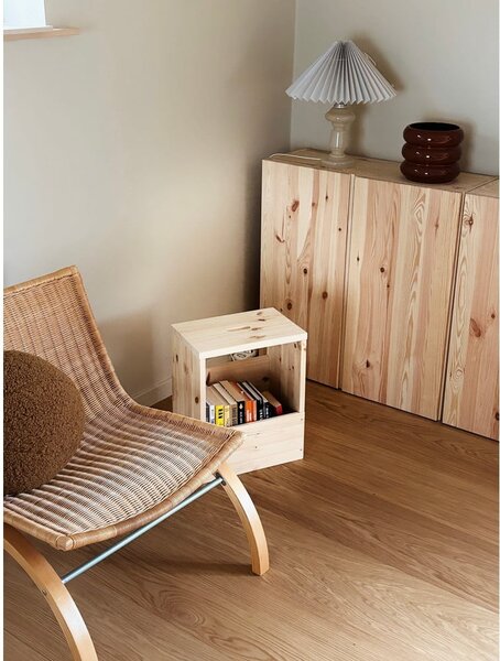 Нощно шкафче от масивен бор в естествен цвят Grab It – Karup Design