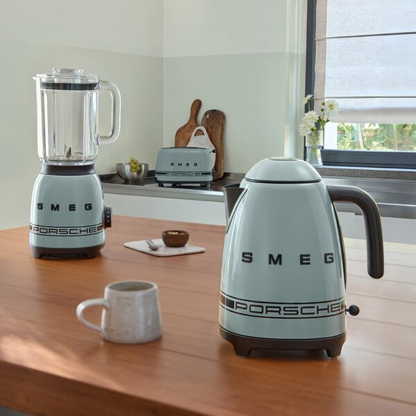Електрическа кана SMEG Porsche KLF03PSGEU, 2400 W, 1.7 л, 360° основа, Гланцово покритие, Зелен