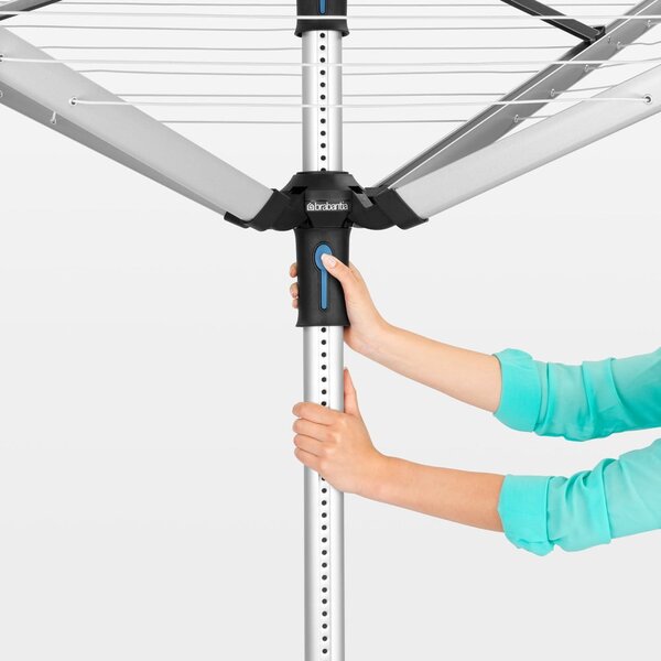 Градинска сушилня за дрехи в сребрист цвят 50 m Lift-o-Matic Advance – Brabantia