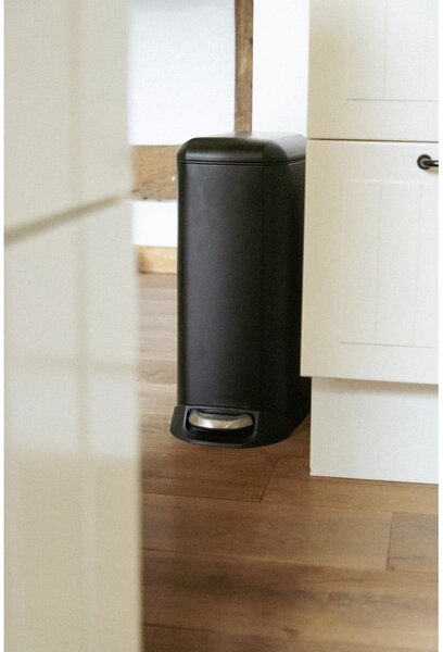 Матово черно стоманено кошче за боклук с педал 12 l Design – Wenko