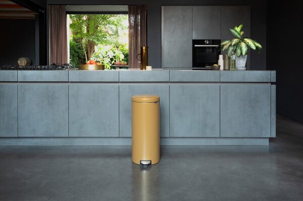 Стоманено кошче за боклук с педал в златист цвят 30 l NewIcon – Brabantia