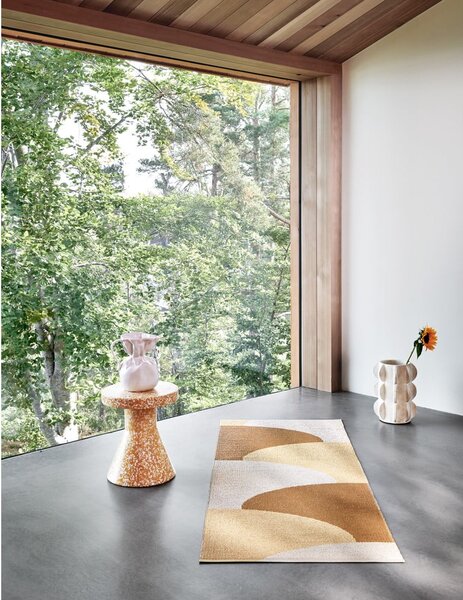 Пътека за открито и закрито в цвят жълта охра 70x180 cm Hill Ochre Pale Yellow – Pappelina