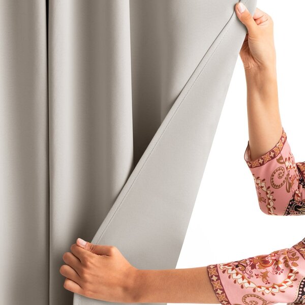Бежово затъмняващо перде 140x270 cm Kierra – Restilo