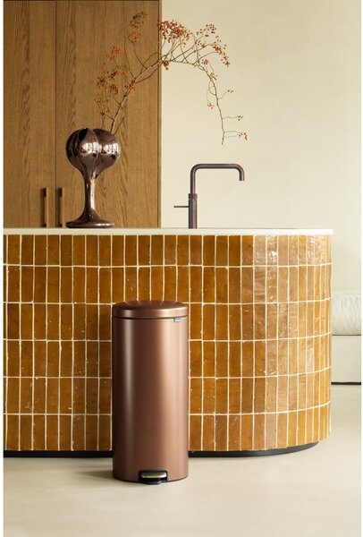 Стоманено кошче за боклук с педал в бронзов цвят 30 l NewIcon – Brabantia