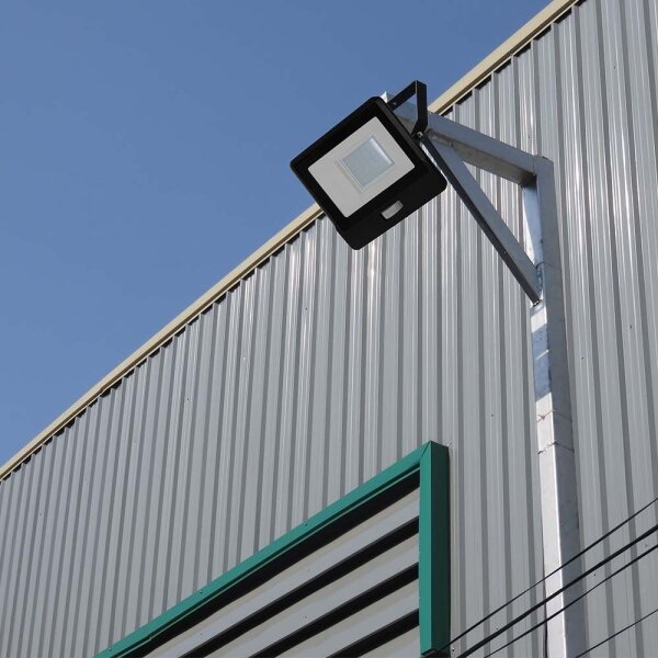 LED прожектор с датчик 50W 230V 6500K IP65 черен