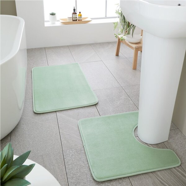 Светлозелени килими за баня в комплект от 2 бр. WC от мемори пяна 50x80 cm Anti-Bacterial – Catherine Lansfield
