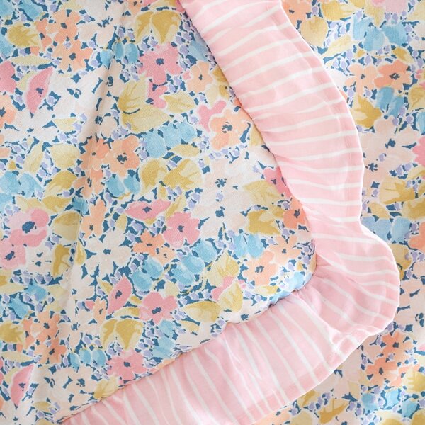 Розово капитонирано покривало за легло 220x230 cm Darcy Floral – Catherine Lansfield