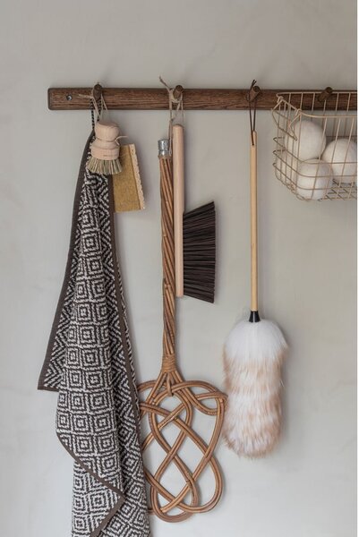 Кафява стенна закачалка от масивен дъб 72 cm Roots – Mette Ditmer Denmark
