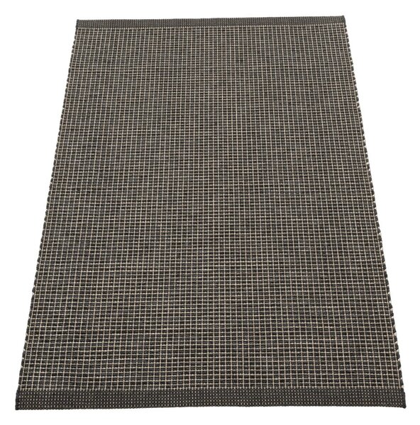 Антрацитен килим за открито и закрито 70x120 cm Emm Black Linen – Pappelina