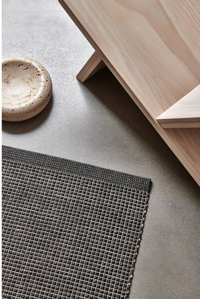 Антрацитна пътека за открито и закрито 70x300 cm Emm Black Linen – Pappelina