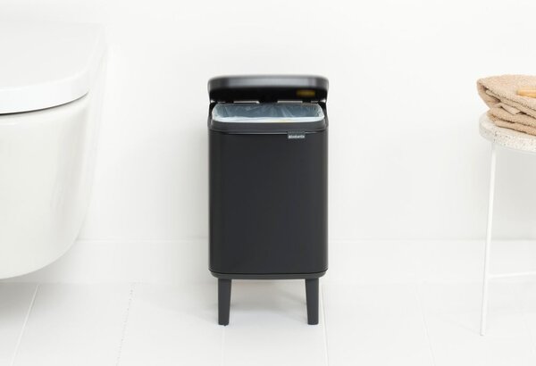 Матово черно стоманено кошче за боклук 4 l Bo Hi – Brabantia