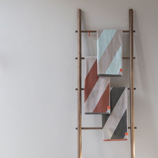 Кърпа от органичен памук от тери в цвят мента 50x90 cm Diagonal – Mette Ditmer Denmark