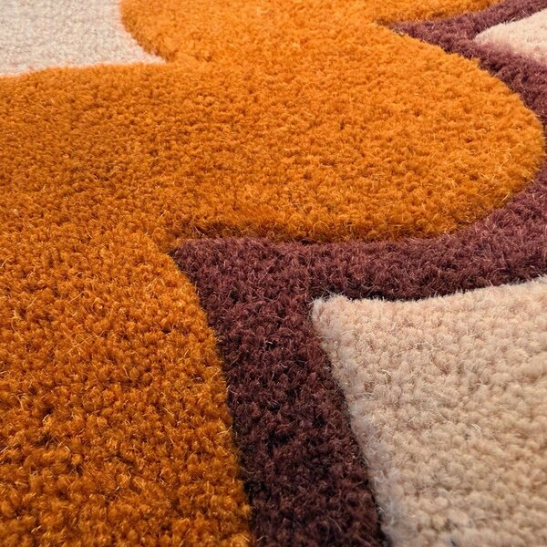 Оранжева/в естествен цвят ръчно изработена вълнена пътека 80x230 cm Wiggle Wool – Flair Rugs